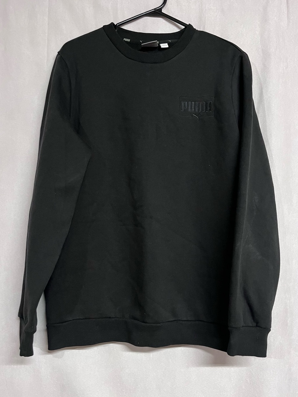 Puma Men’s Black Crewneck Sweatshirt with Subtle Logo Size Medium